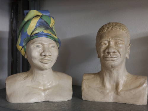 Afrikanisches Paar, ca. je 30 x 20 x 45